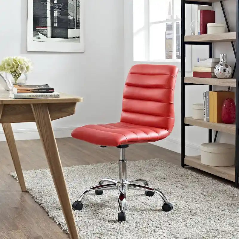 Höhenverstellbarer, armlehnenloser Vinyl-Bürostuhl mit mittelhoher Rückenlehne und Rollen
